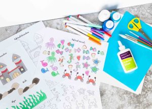 What a cool FISH TANK CRAFT! Your kids will have so much fun with this ACTIVITY. They'll be busy cutting, coloring and gluing. PLUS there is FREE PRINTABLE!