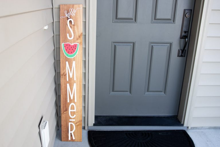 cricut wood sign featured image