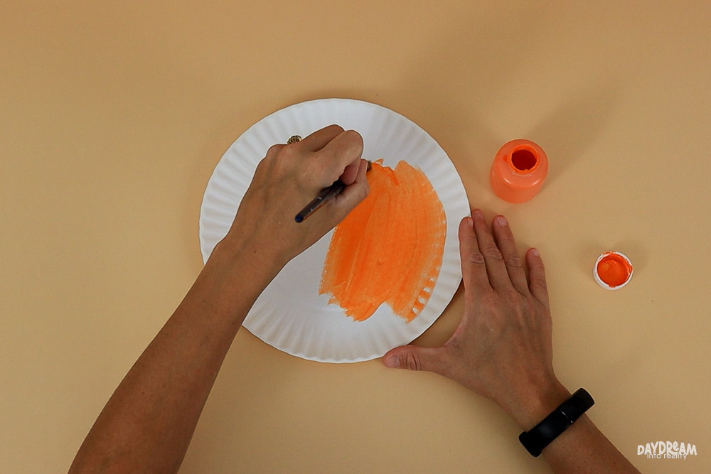 Paint paper plate orange