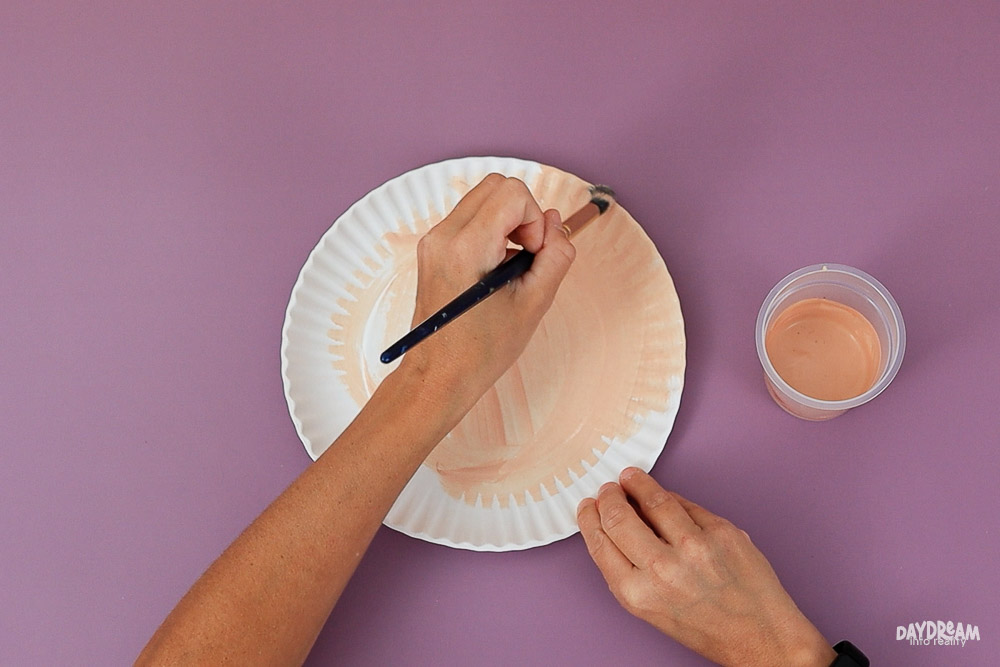 pain paper plate with skin color