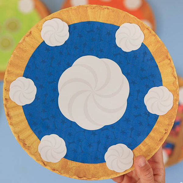 paper plate blueberry pie craft for kids with whipped cream topping