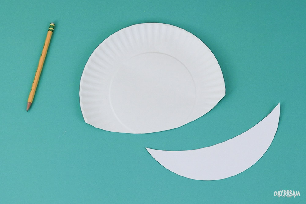 Cut traced paper plate