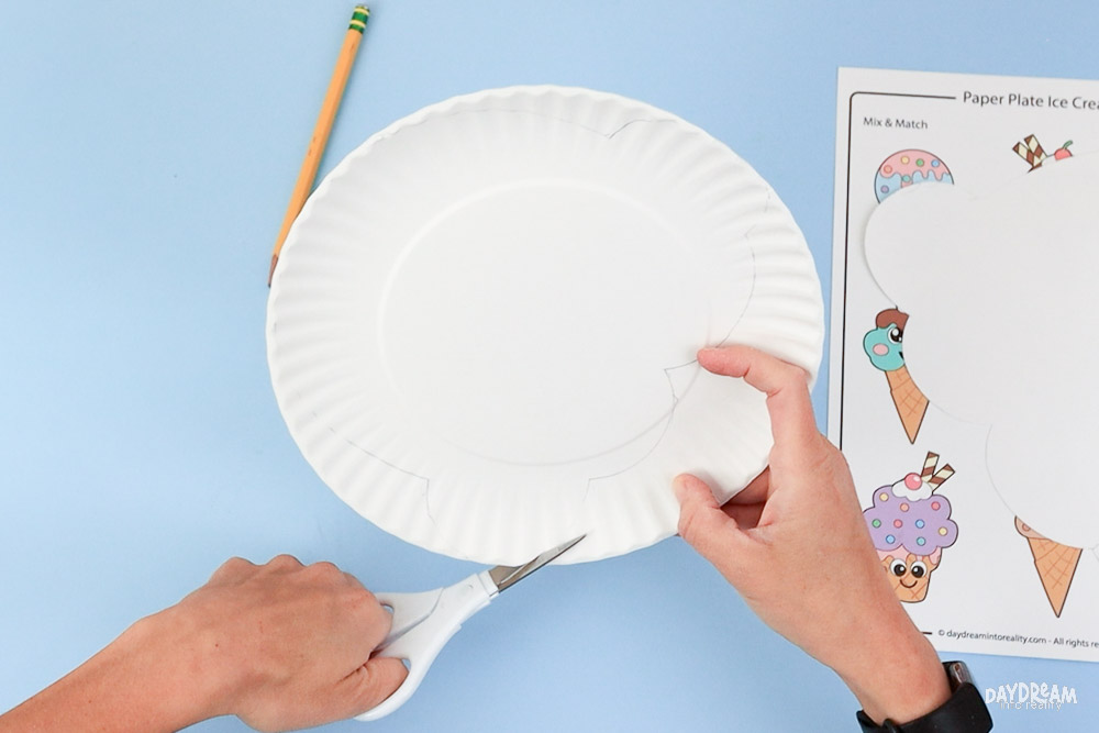 Cut traced ice cream scoop.