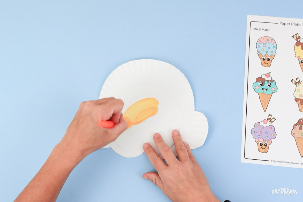 Paint paper plate.
